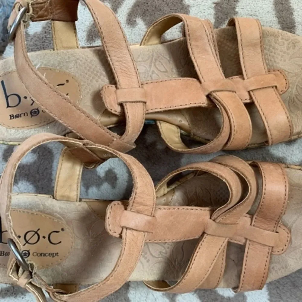 Born BOC BEIGE LEATHER SANDALS SIZE US 9​​​​